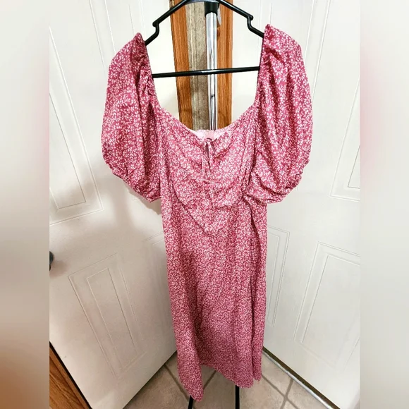 Plus Size Dusty Pink Dress With White Flowery Vines | Color: Pink/White | Size: 2x | Countthebread's Closet Plus Size Dusty Pink Dress With White Flowery Vines | Color: Pink/White | Size: 2x | Countthebread's Closet
